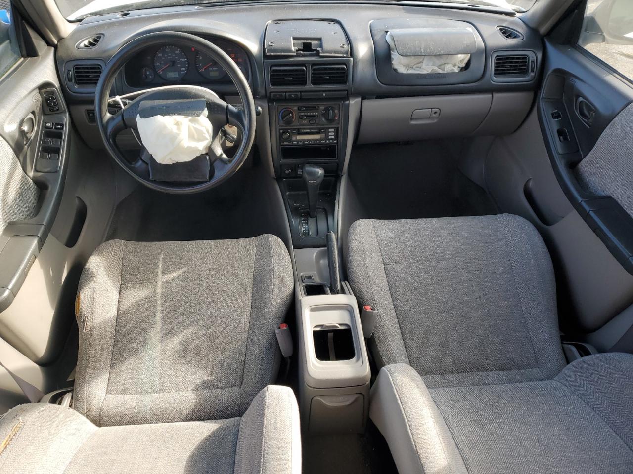 2001 Subaru Forester - Image 8