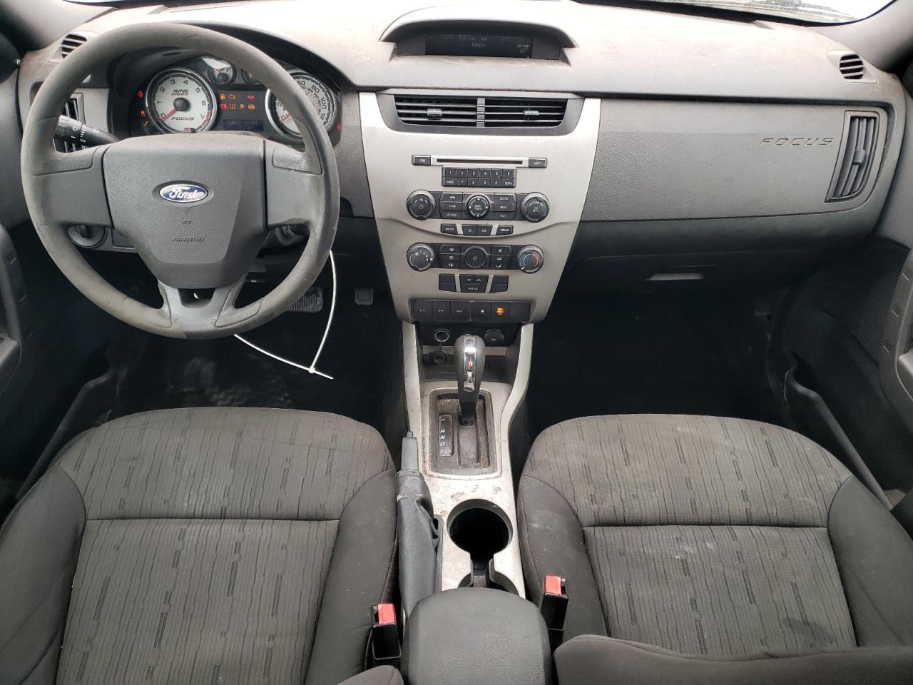 2010 Ford Focus - Image 8