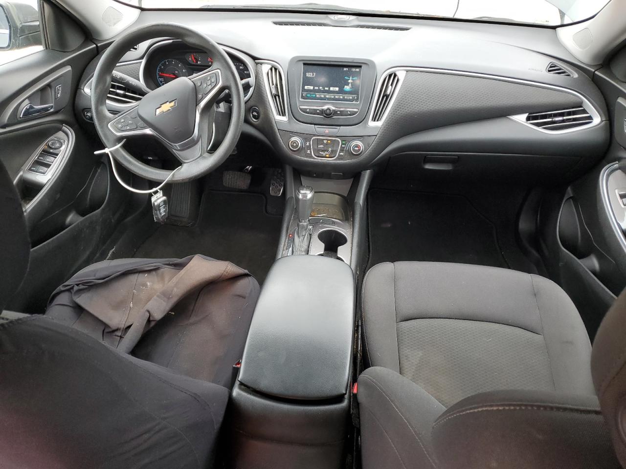 2017 Chevrolet Malibu - Image 8