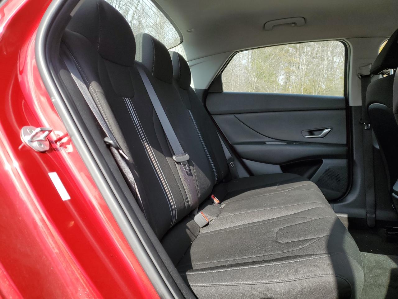 2022 Hyundai Elantra - Image 11