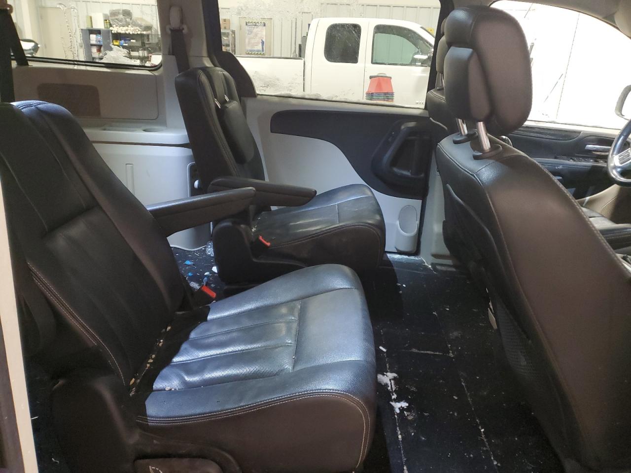 2019 Dodge Caravan - Image 11