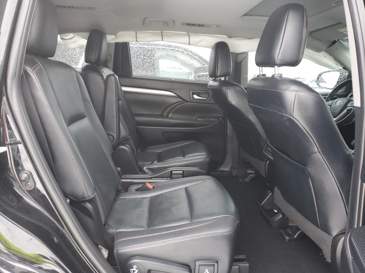 2019 Toyota Highlander - Image 12