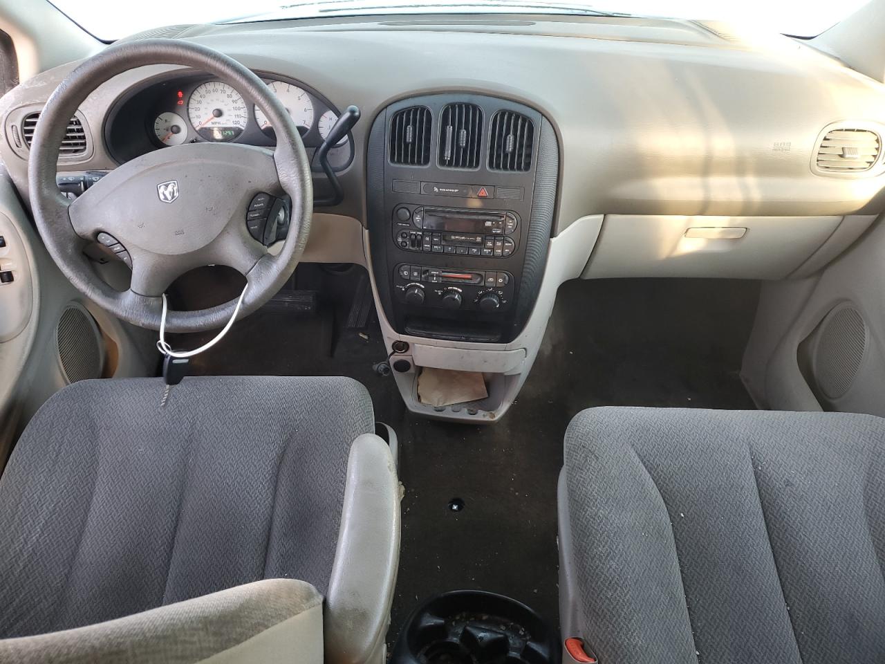 2005 Dodge Caravan - Image 8