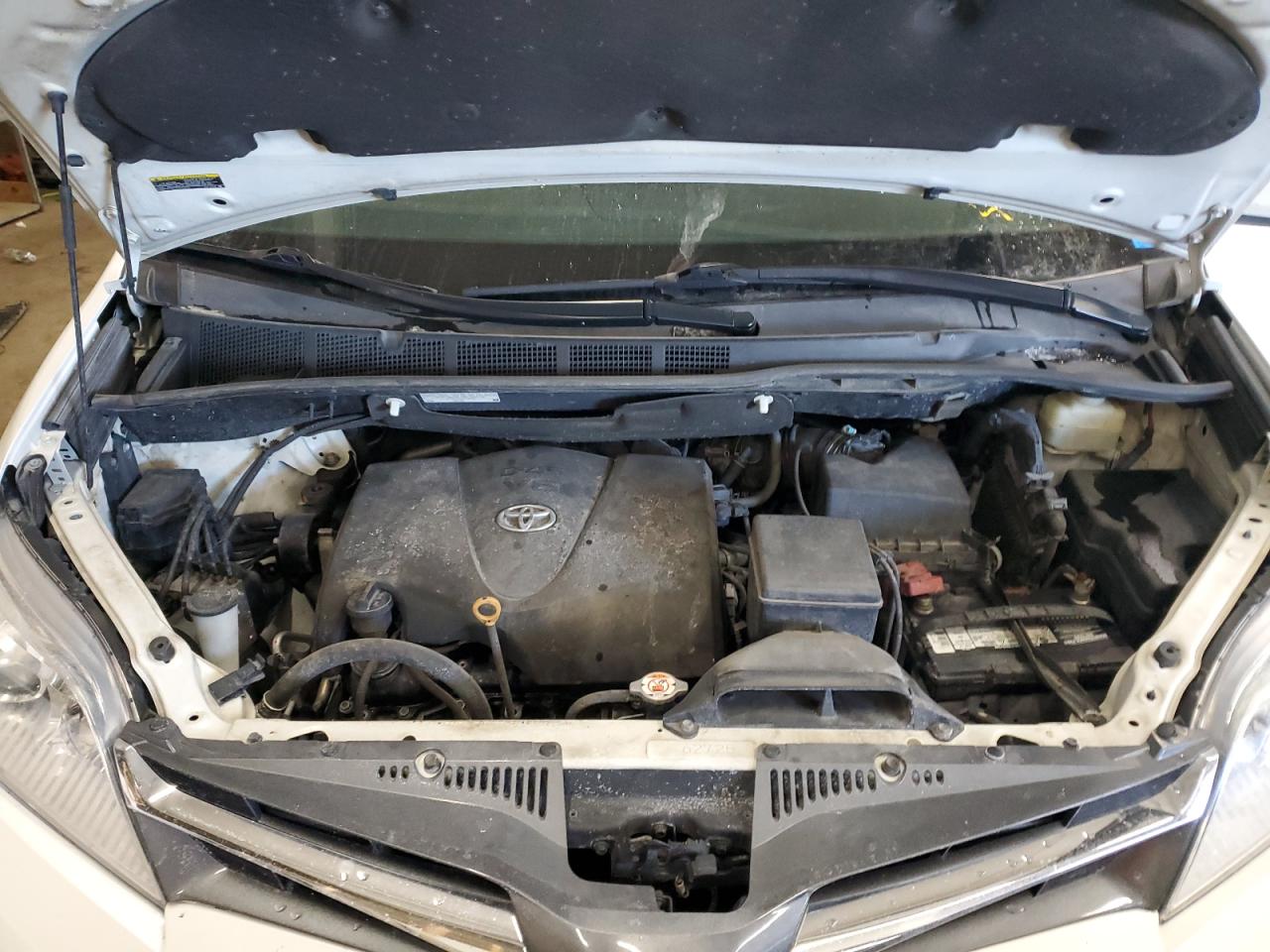 2018 Toyota Sienna - Image 14