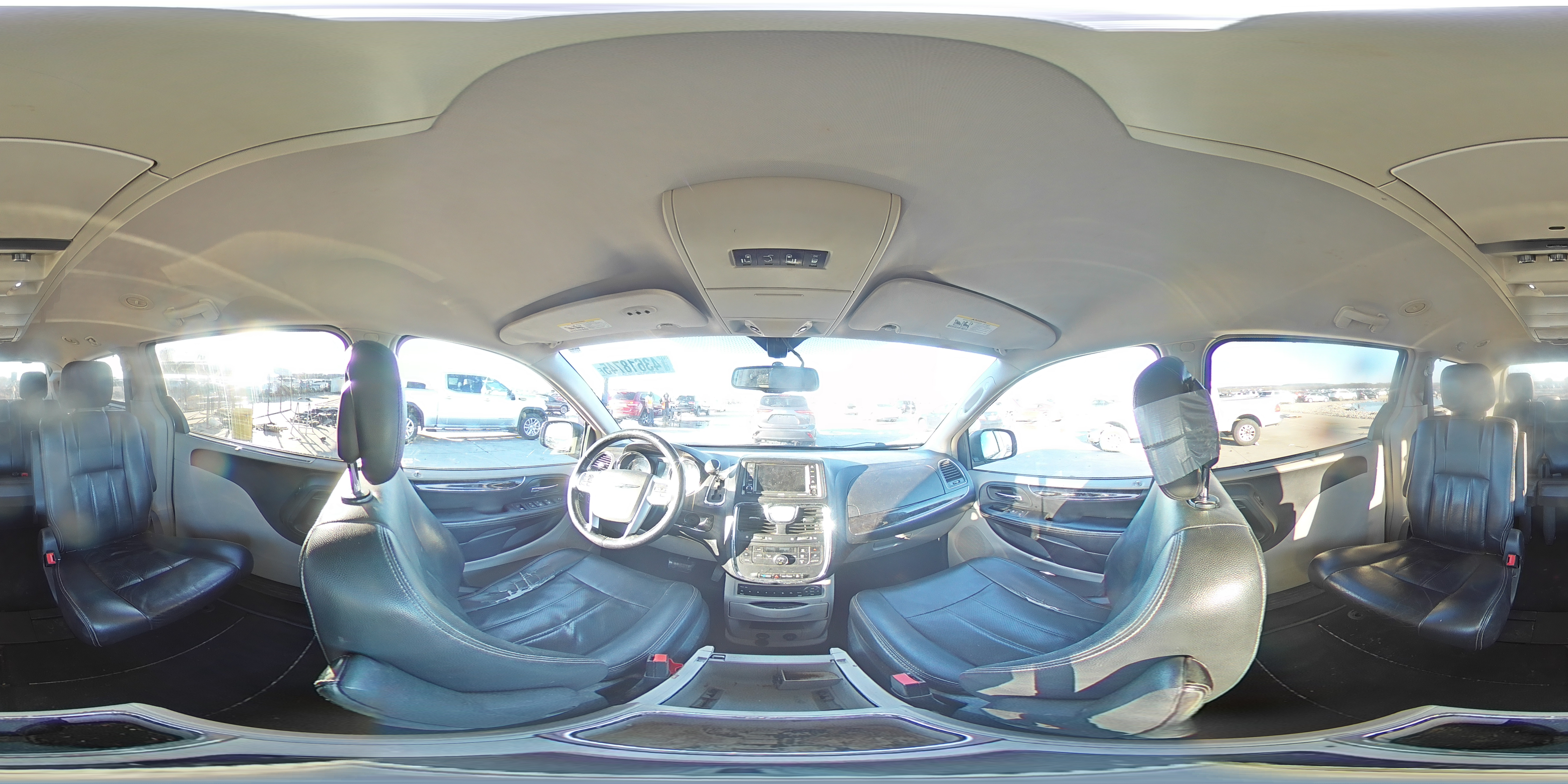 2012 Chrysler Town & Country - Image 15