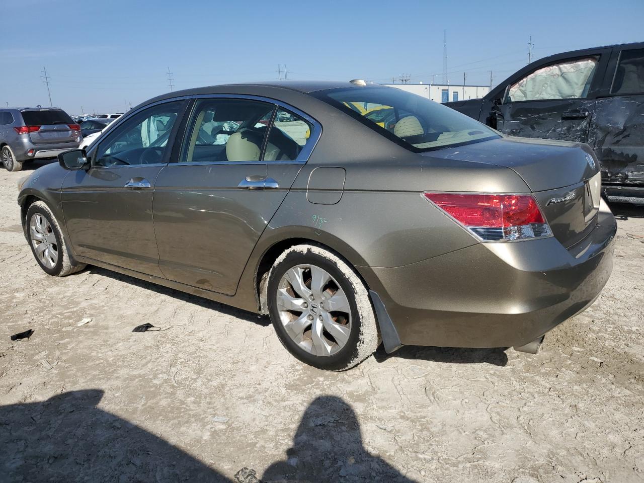 2009 Honda Accord - Image 2