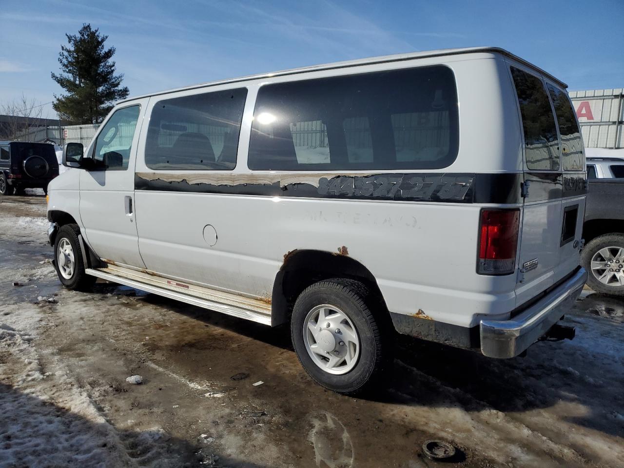 2006 Ford Econoline - Image 2