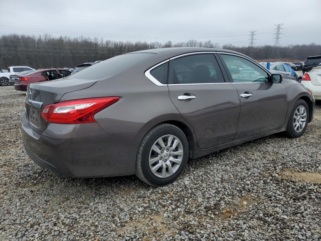 2017 Nissan Altima - Image 3