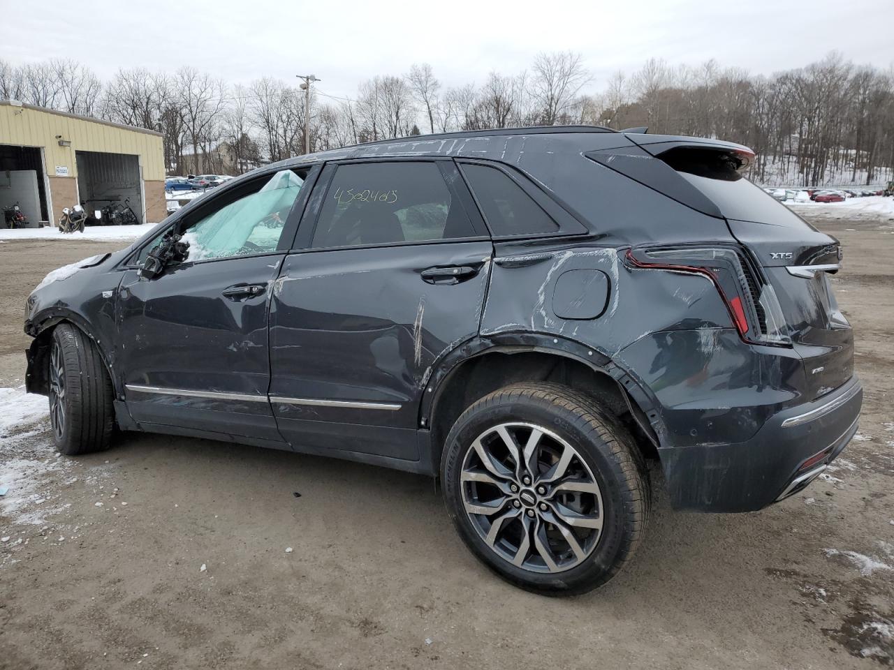 2021 Cadillac XT5 - Image 2