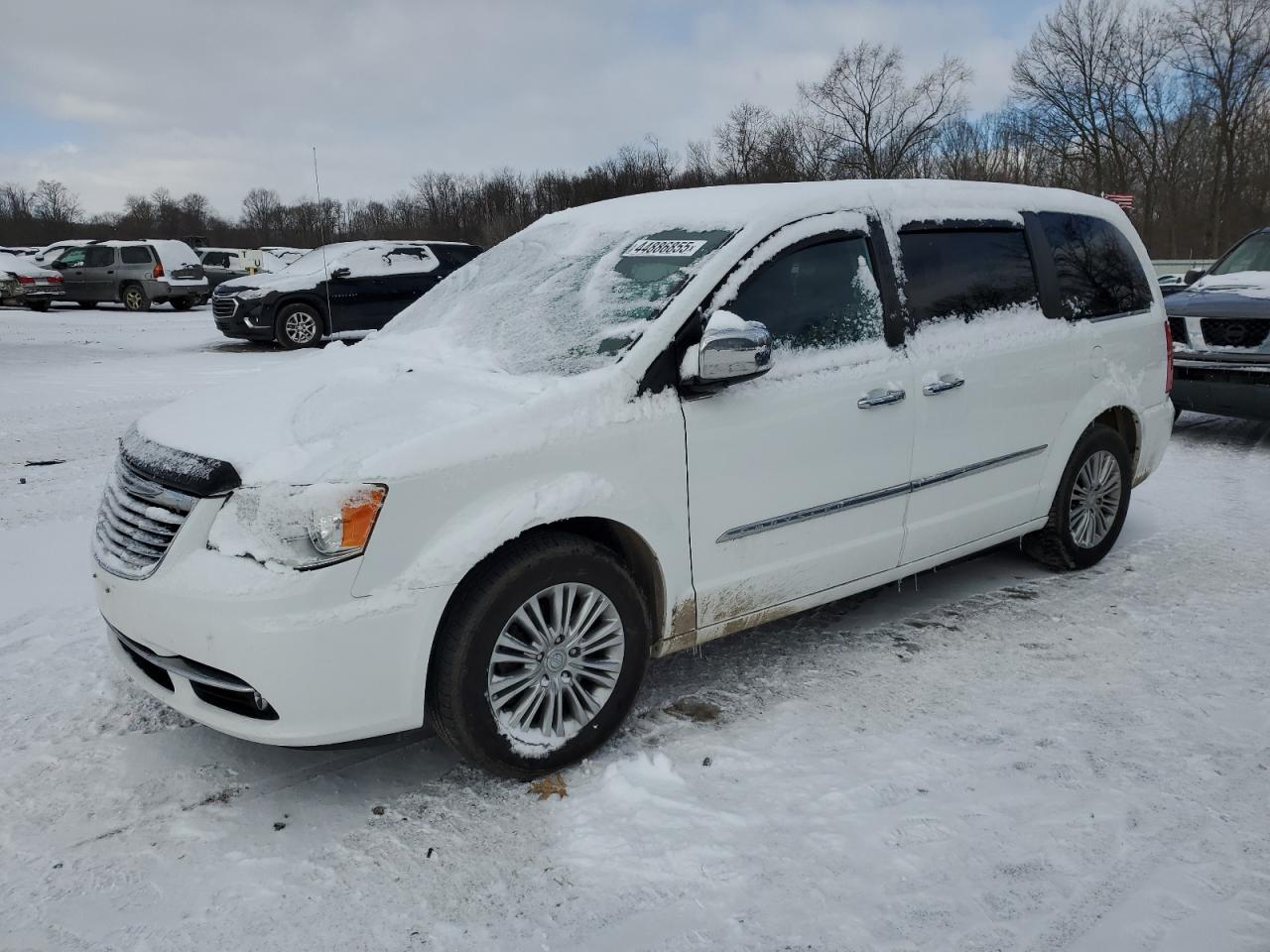 2015 Chrysler Town & Country - Image 1