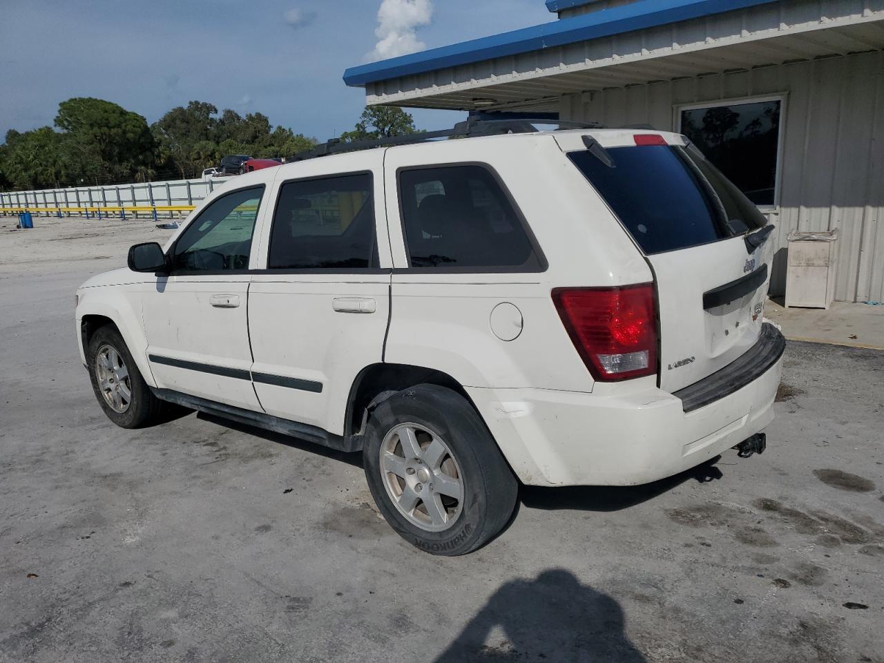 2009 Jeep Grand Cherokee - Image 2