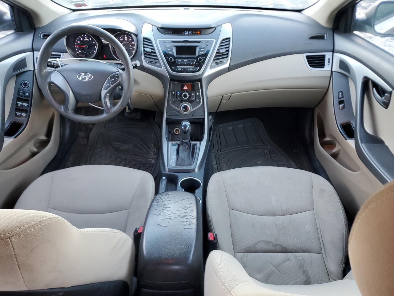 2016 Hyundai Elantra - Image 8