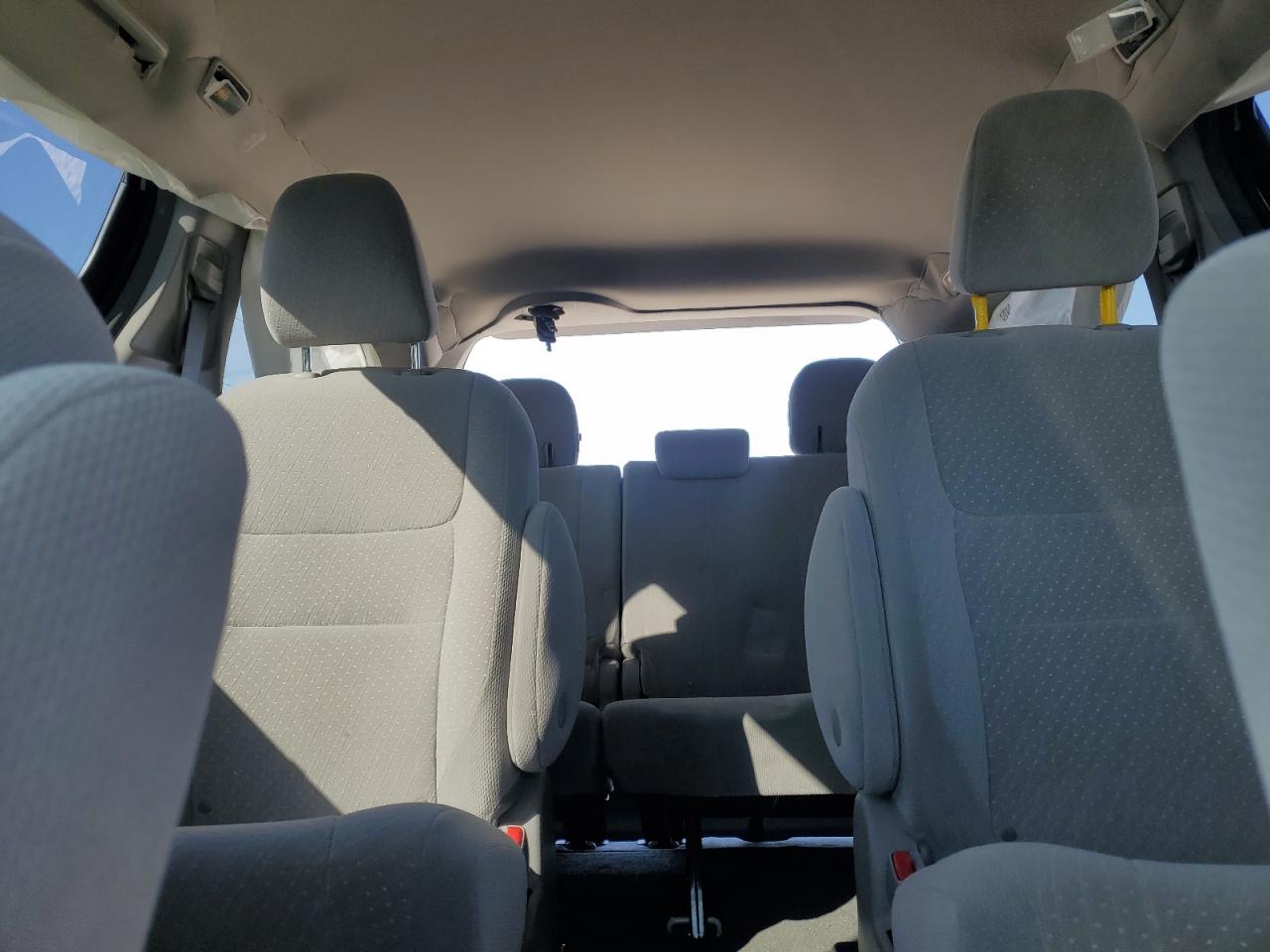 2018 Toyota Sienna - Image 10