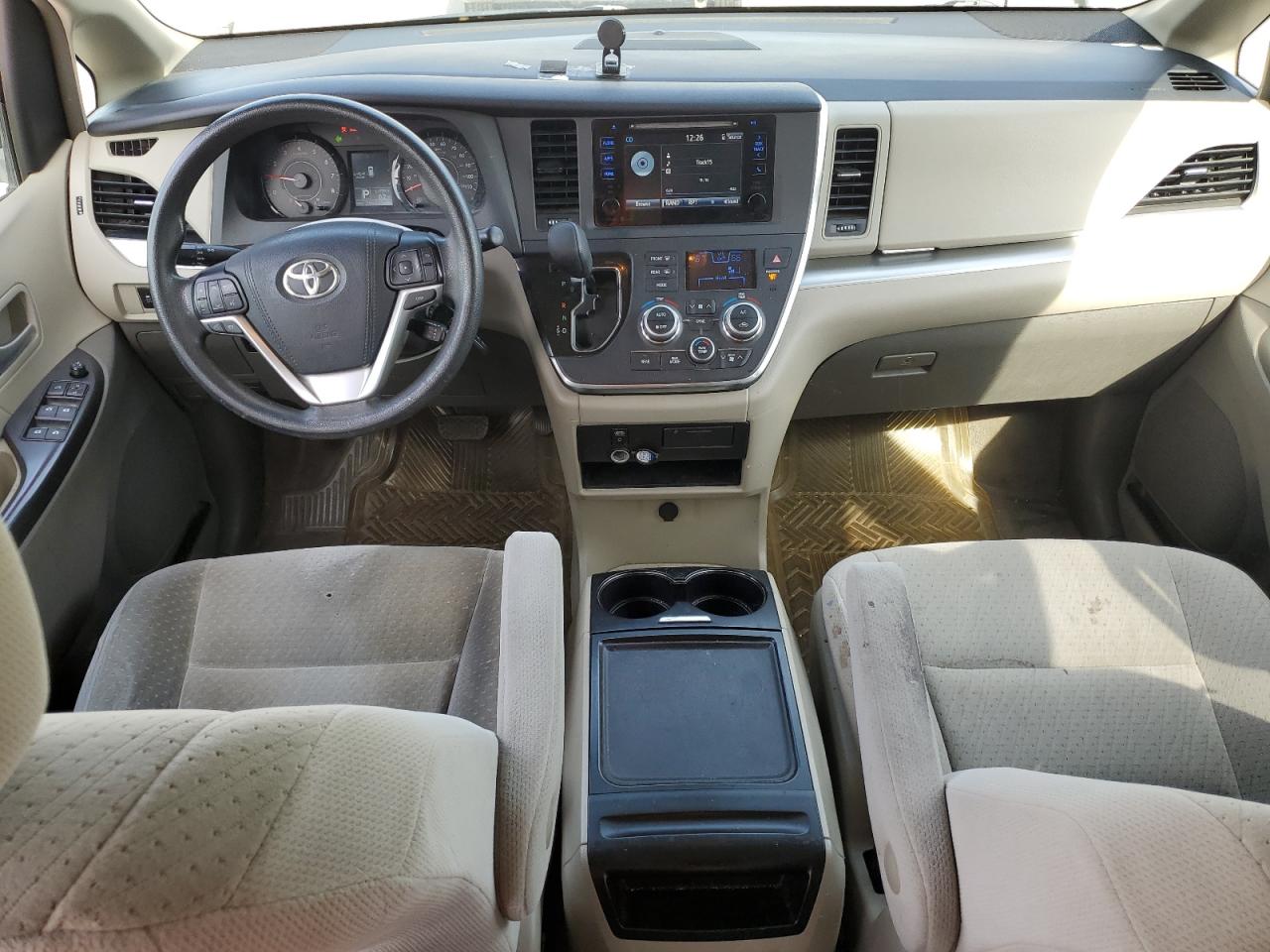 2015 Toyota Sienna - Image 8