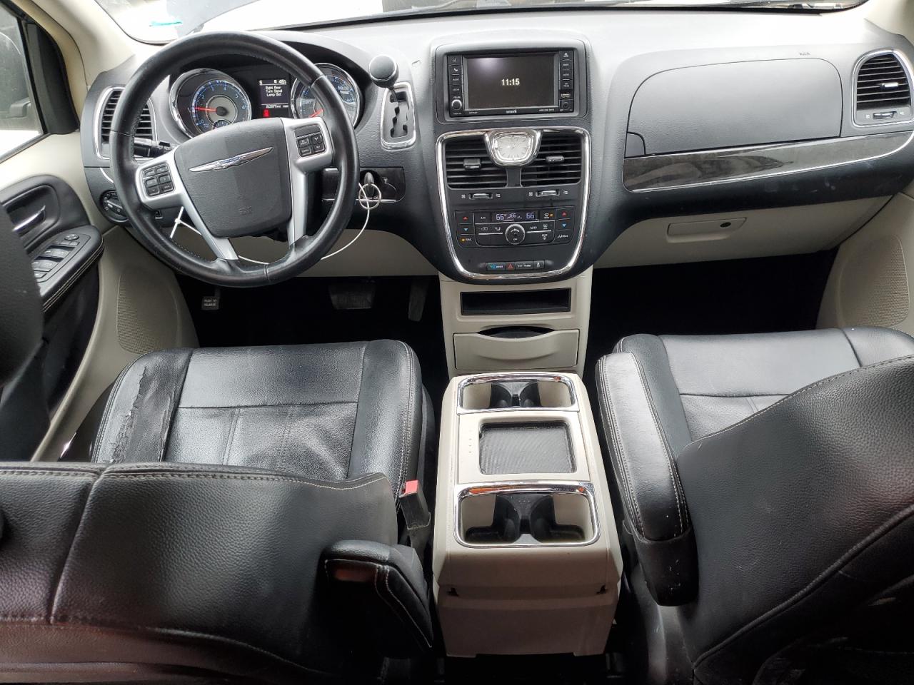 2012 Chrysler Town & Country - Image 8