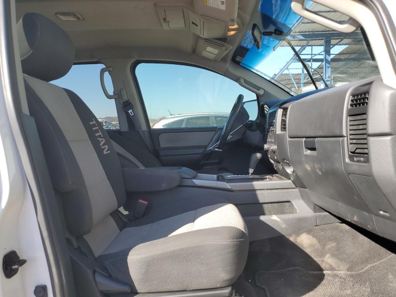 2012 Nissan Titan - Image 7