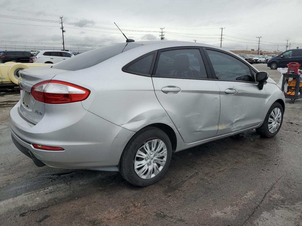 2016 Ford Fiesta - Image 3