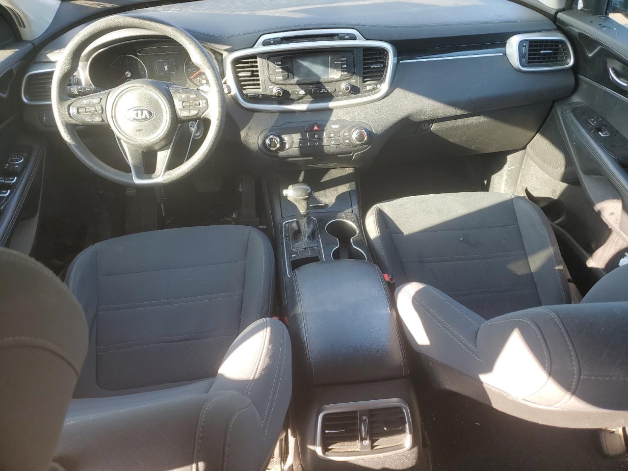 2017 Kia Sorento - Image 8