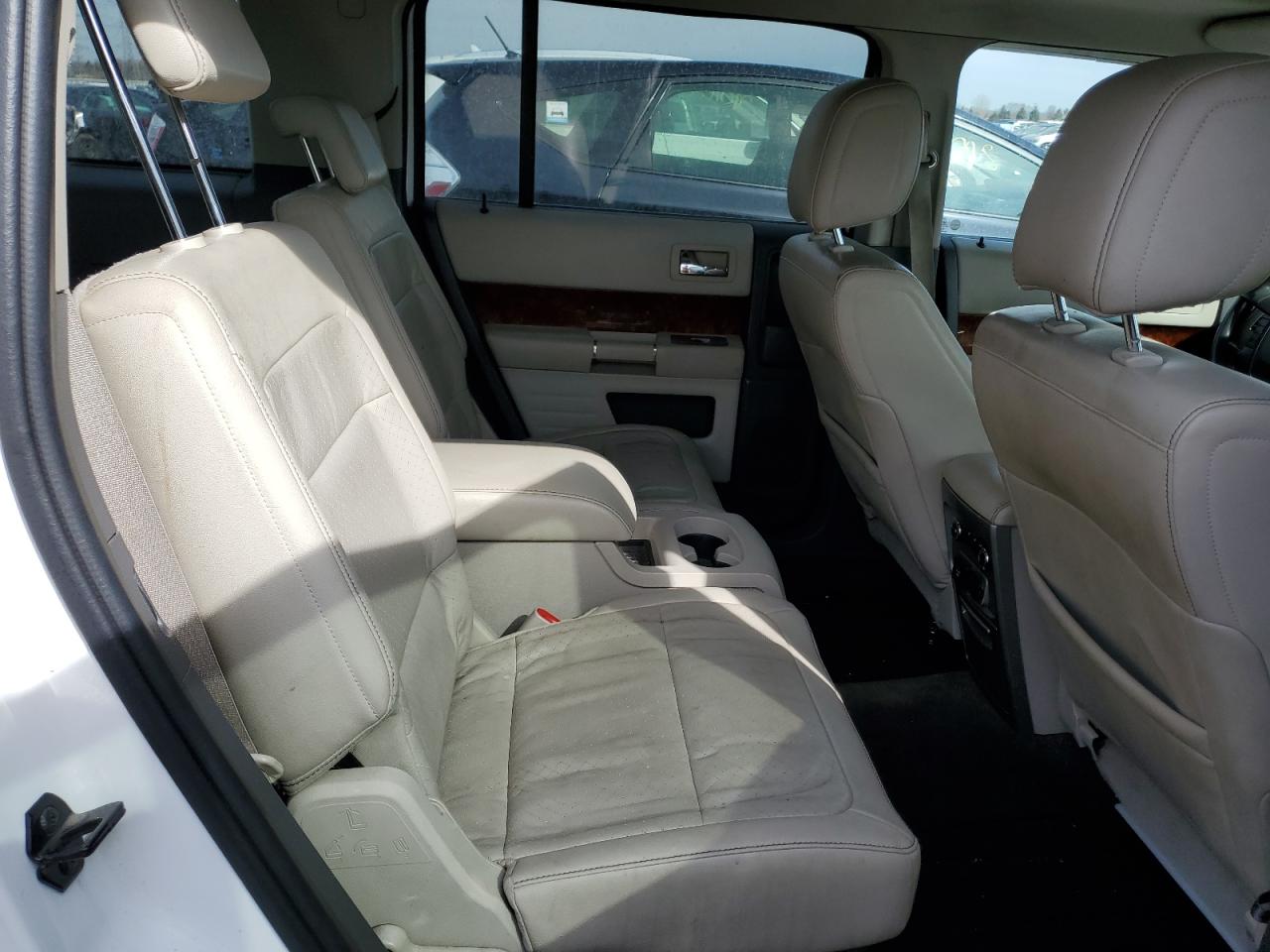2010 Ford Flex - Image 11