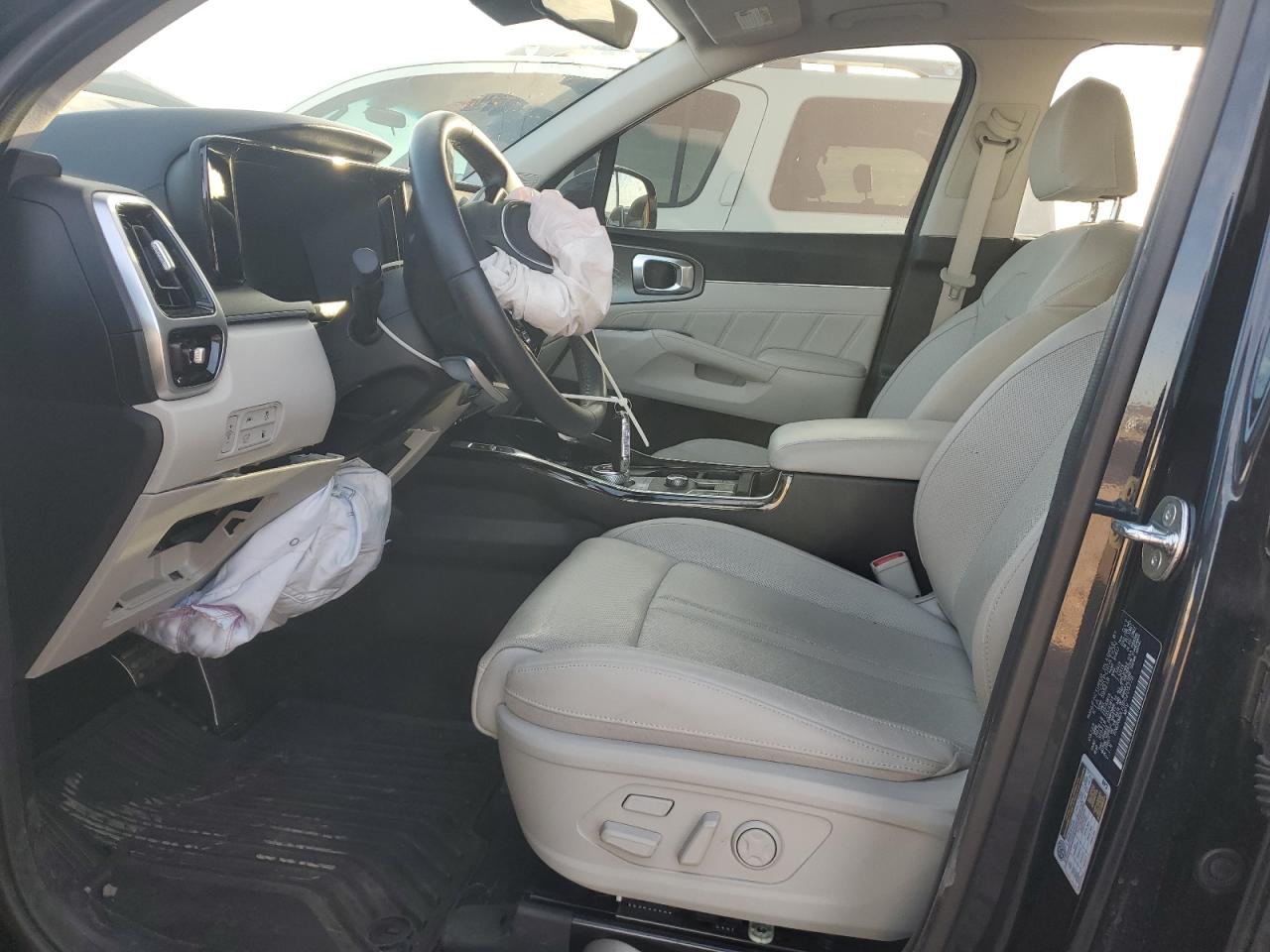 2023 Kia Sorento - Image 7