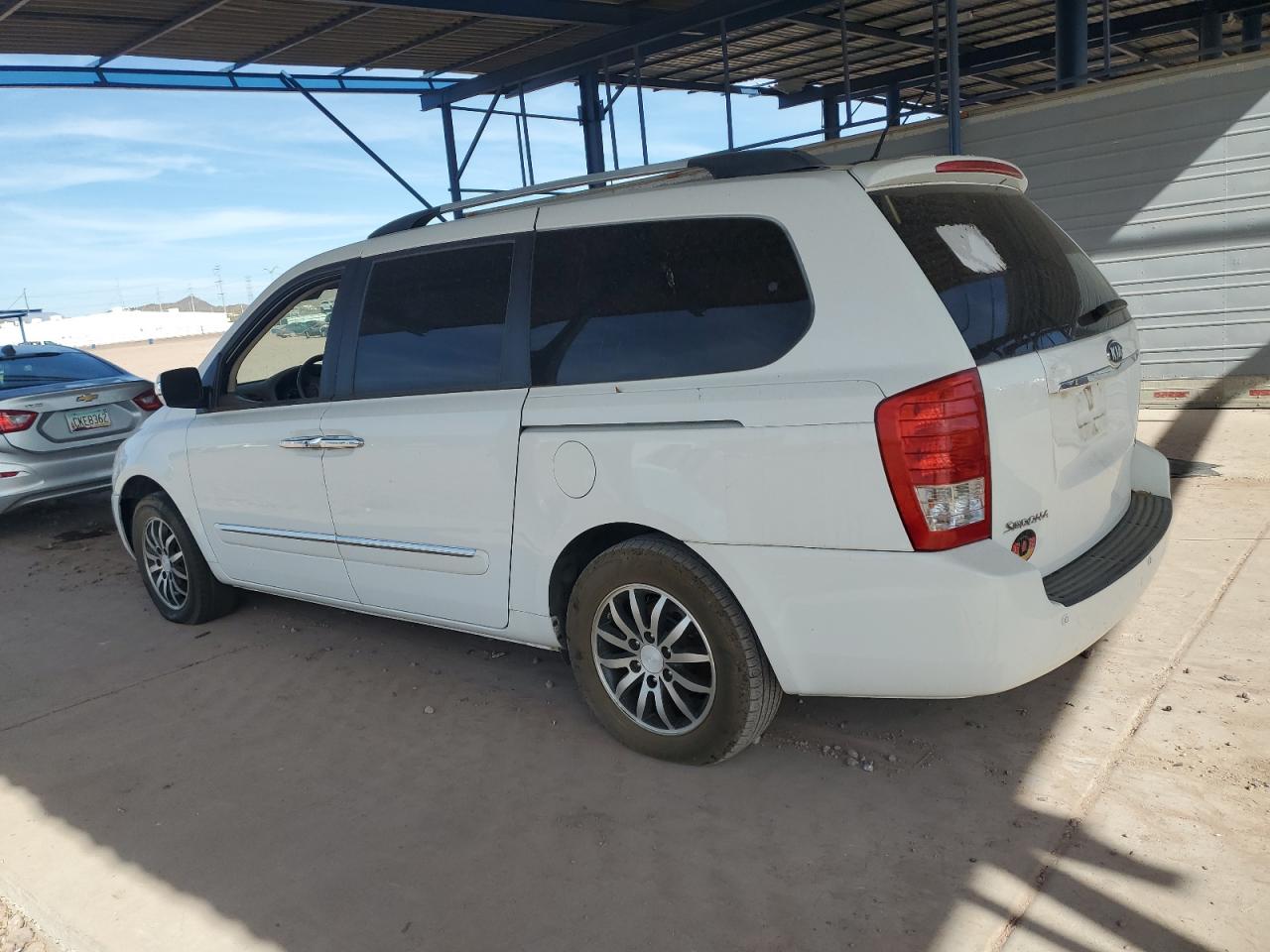 2012 Kia Sedona - Image 2
