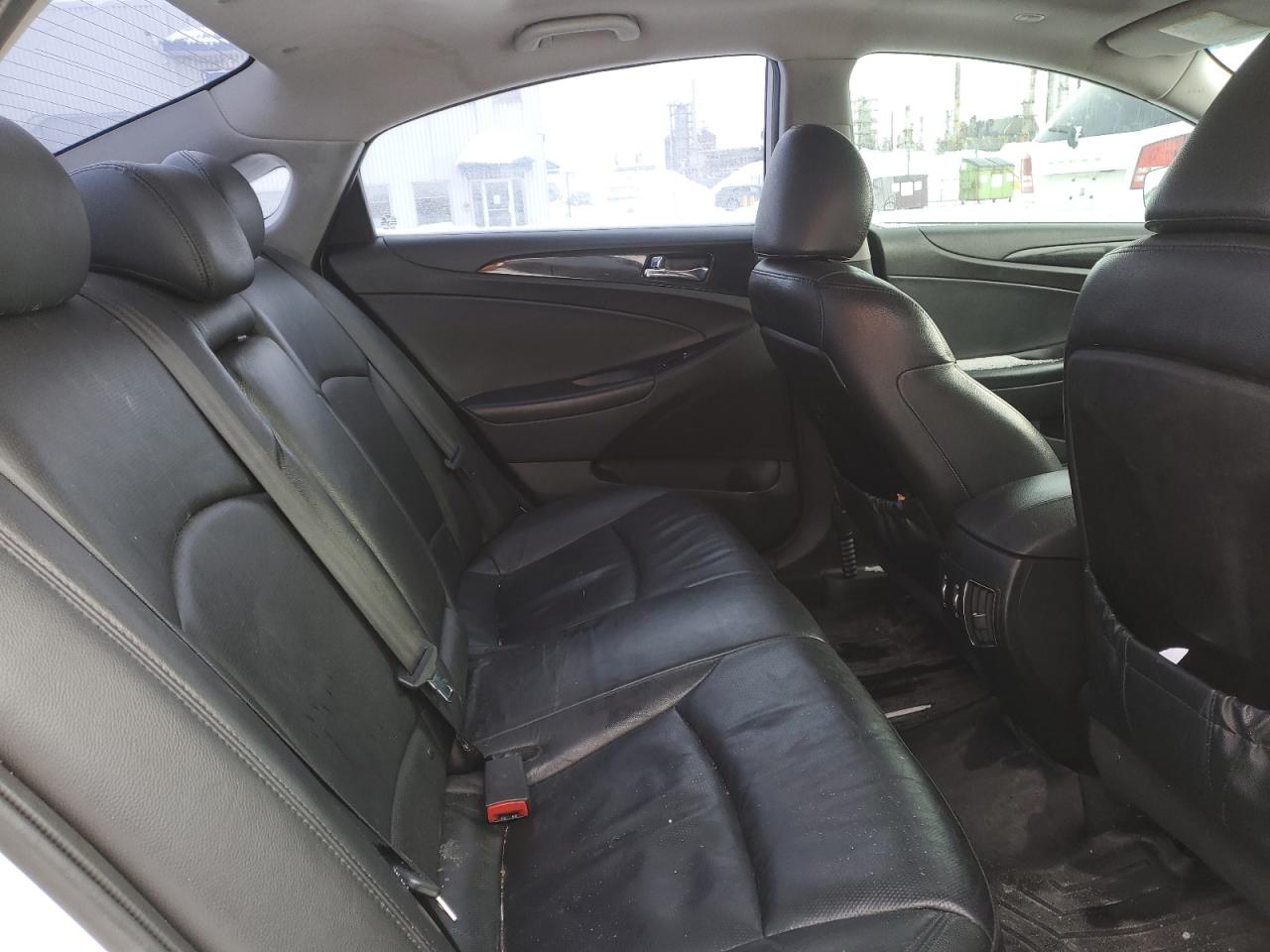 2013 Hyundai Sonata - Image 10