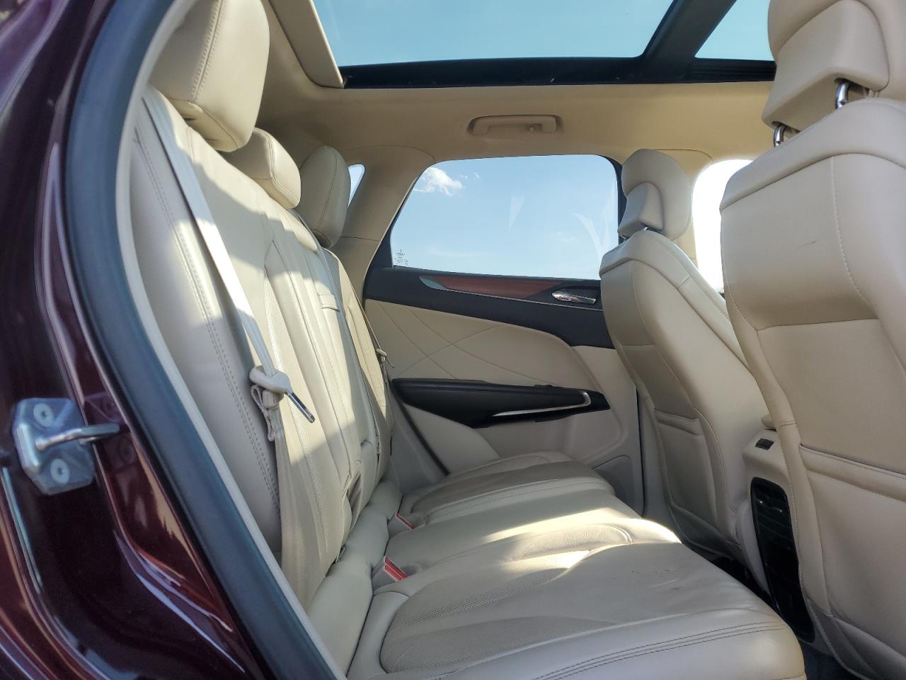 2017 Lincoln MKC - Image 11