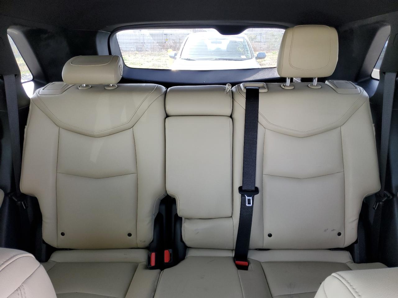 2017 Cadillac XT5 - Image 10