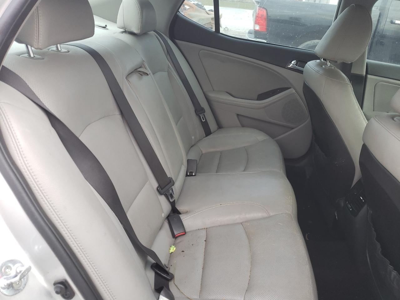 2012 Kia Optima - Image 11