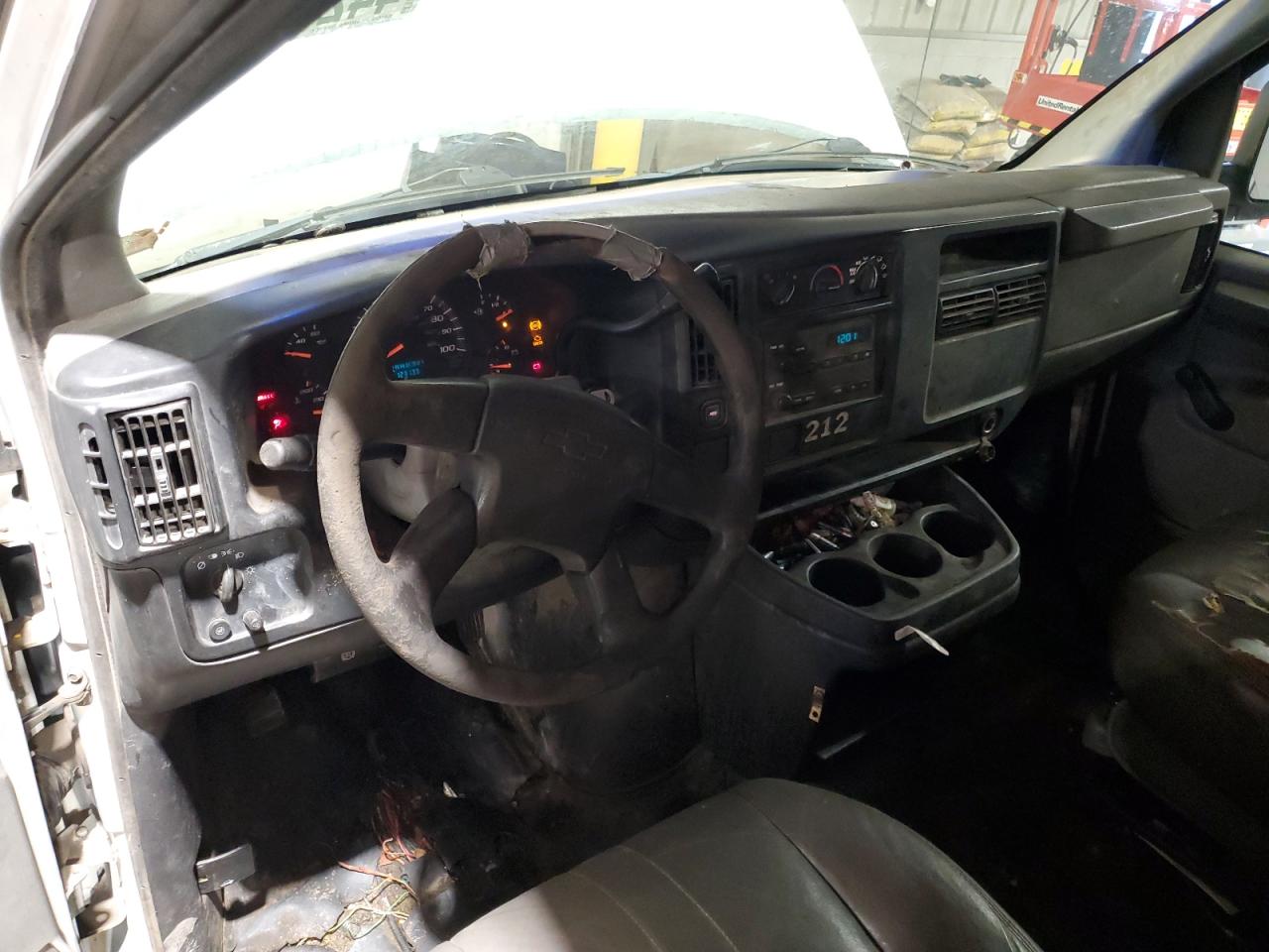 2003 Chevrolet Express - Image 8