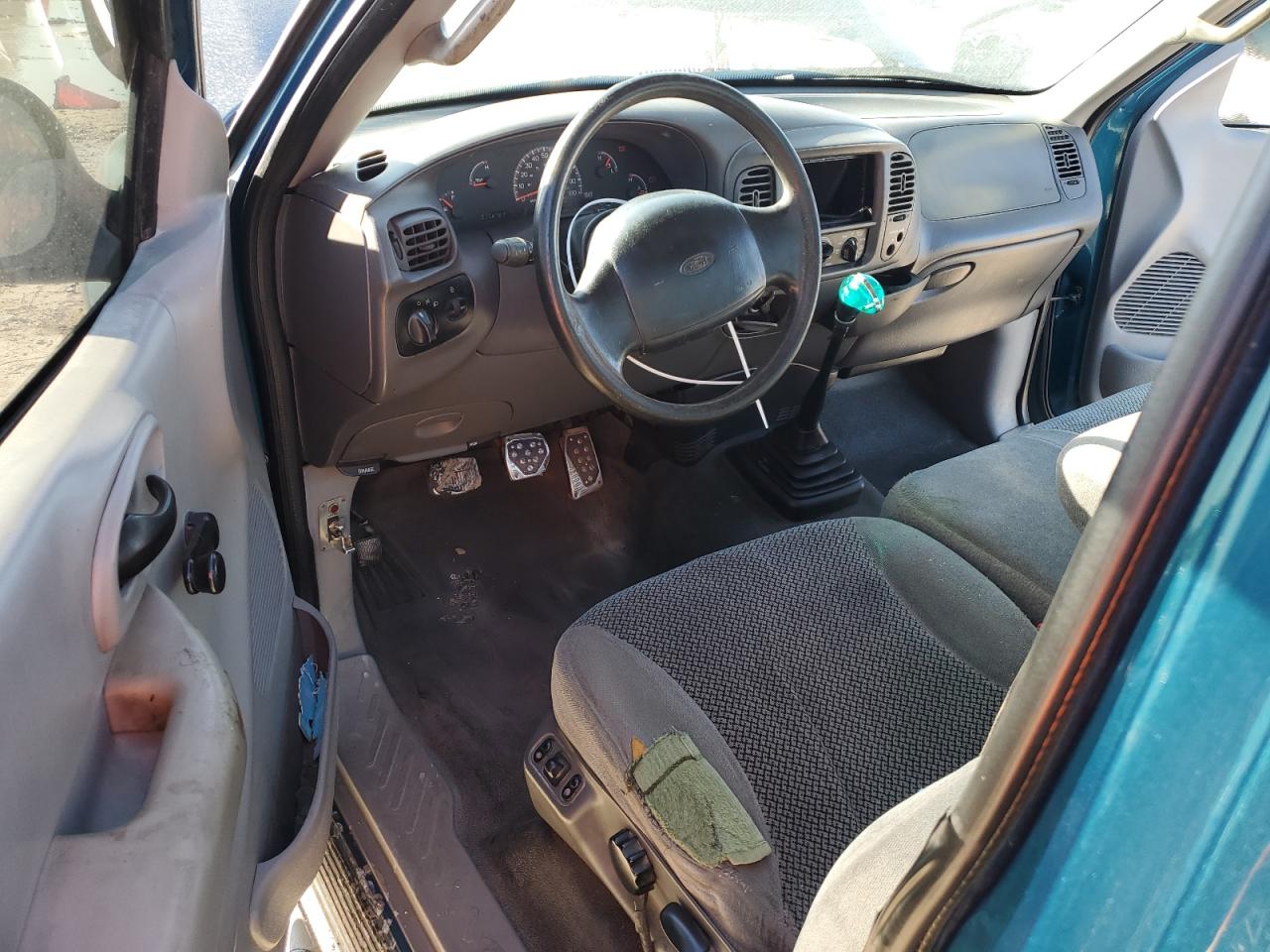 2000 Ford F-150 - Image 8