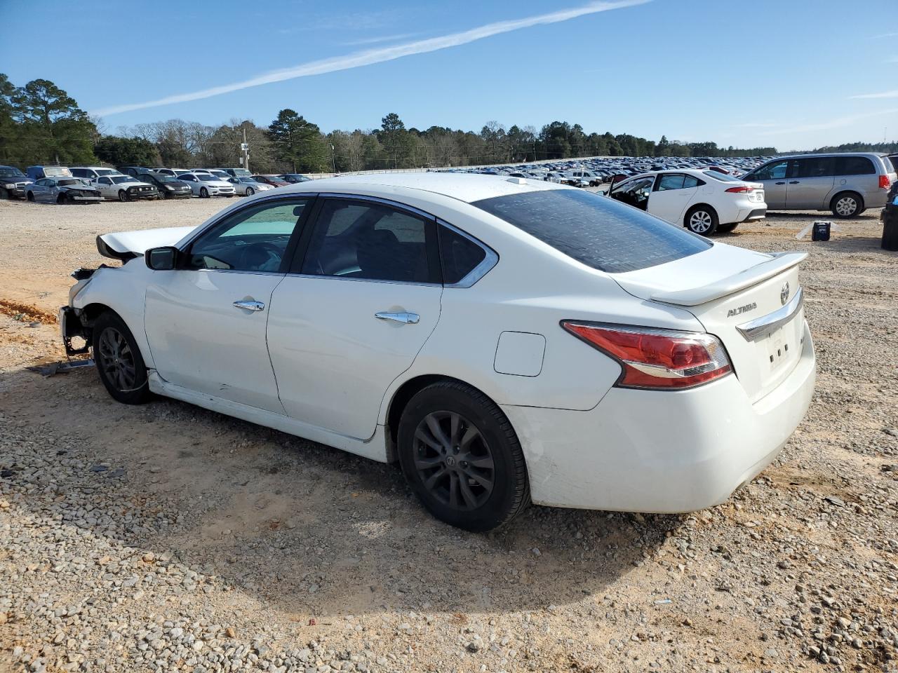 2015 Nissan Altima - Image 2