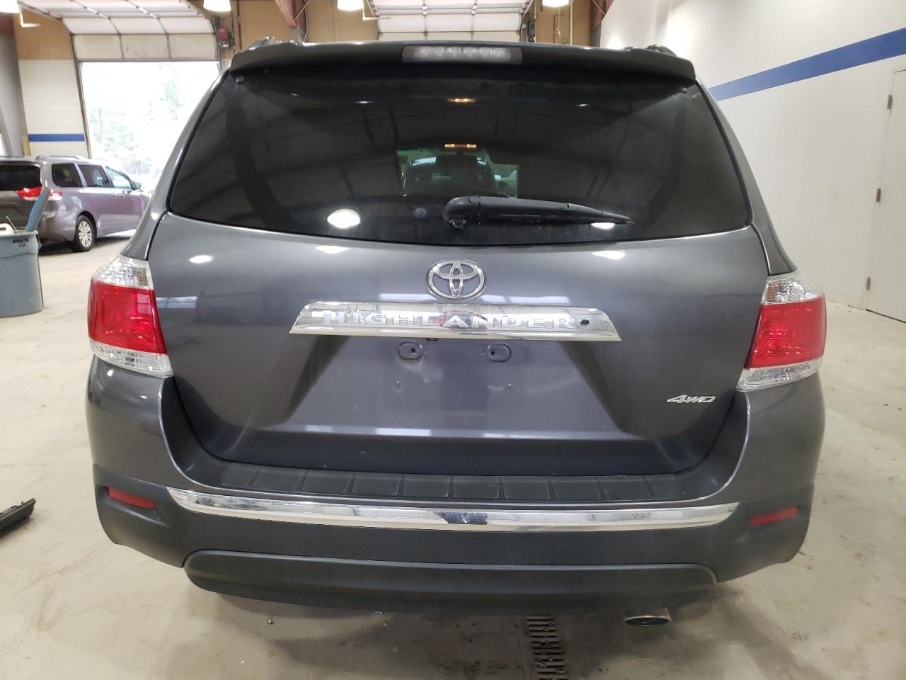 2013 Toyota Highlander - Image 6