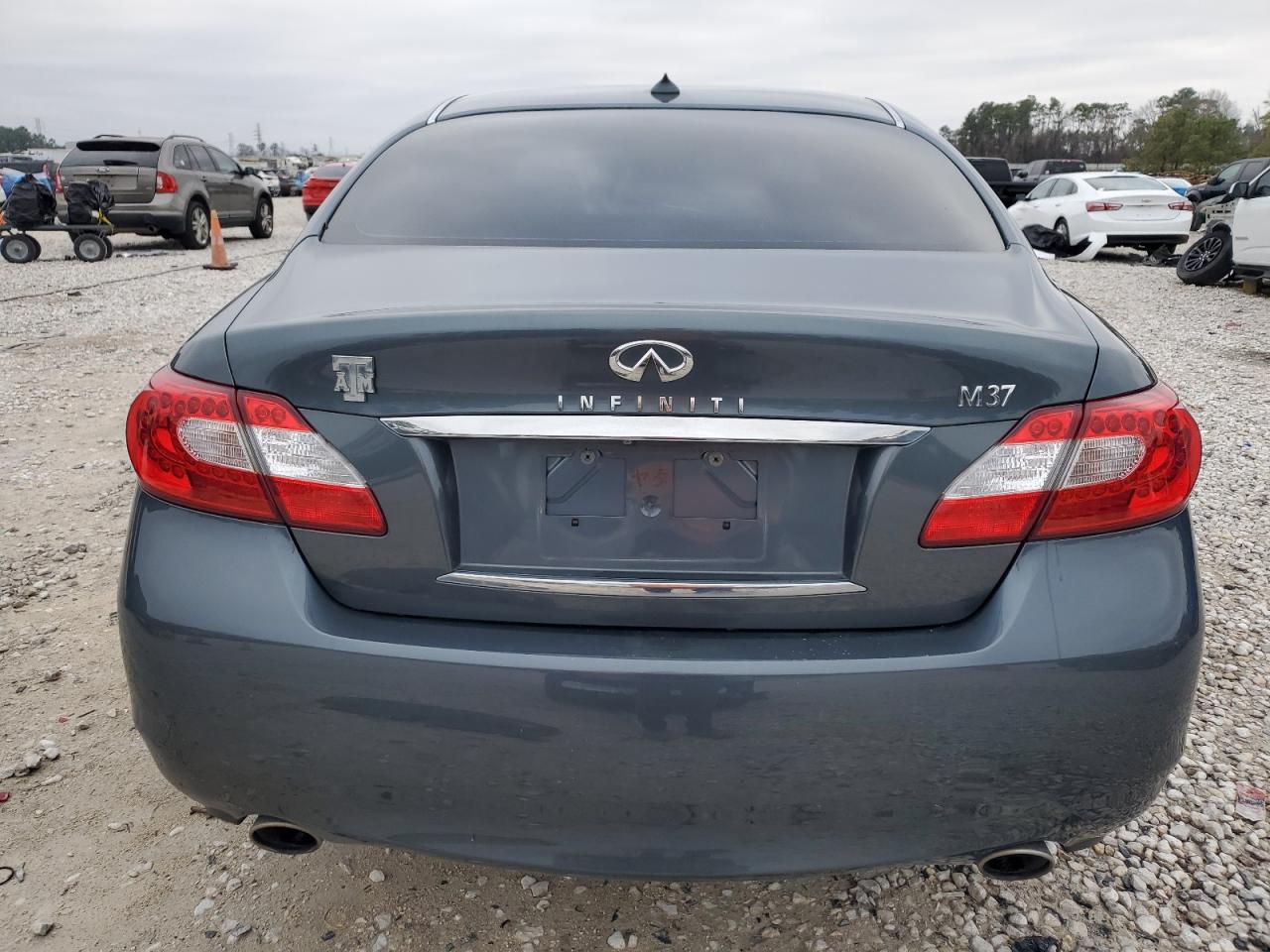 2012 Infiniti M - Image 6