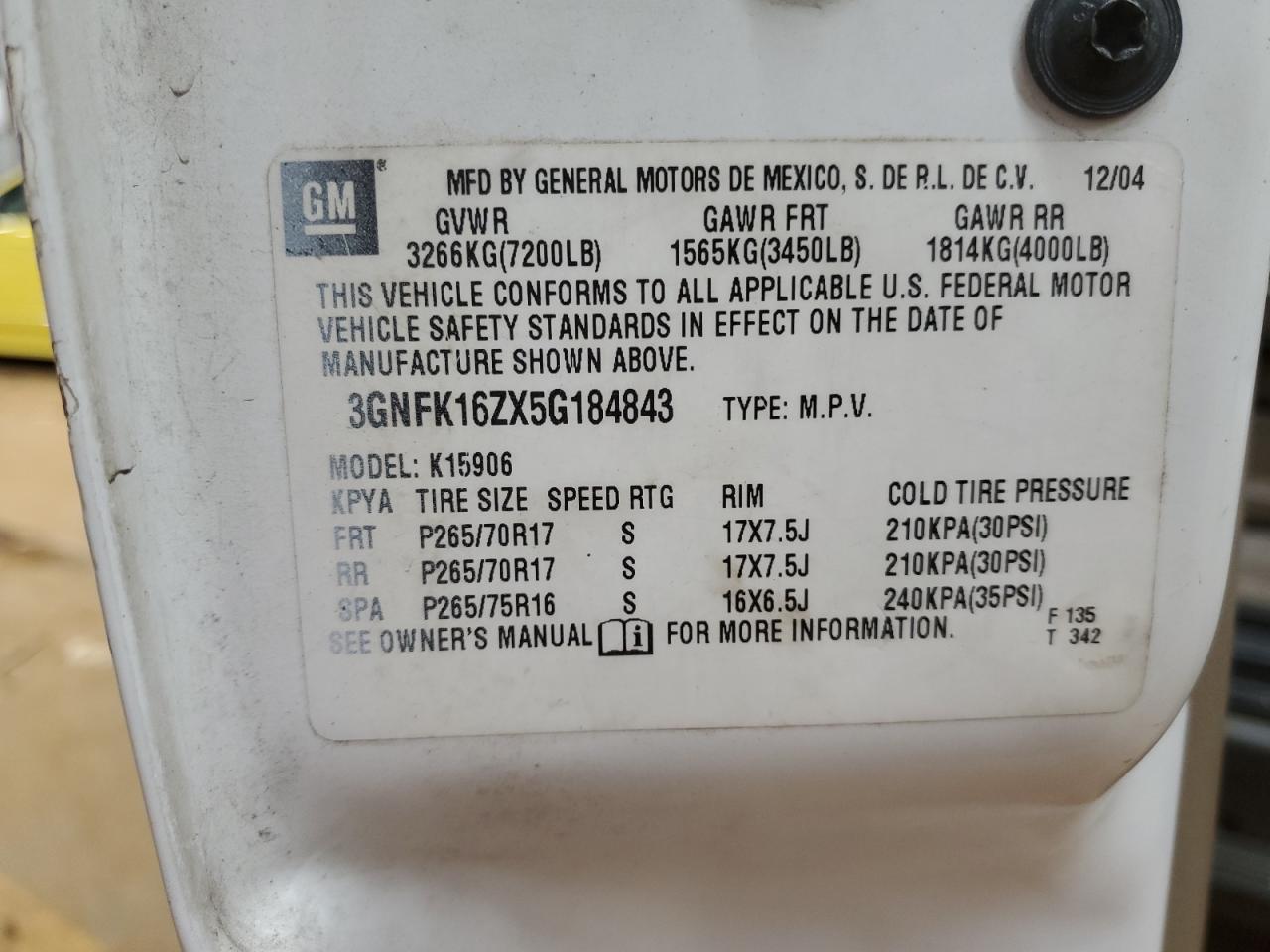 2005 Chevrolet Suburban - Image 14