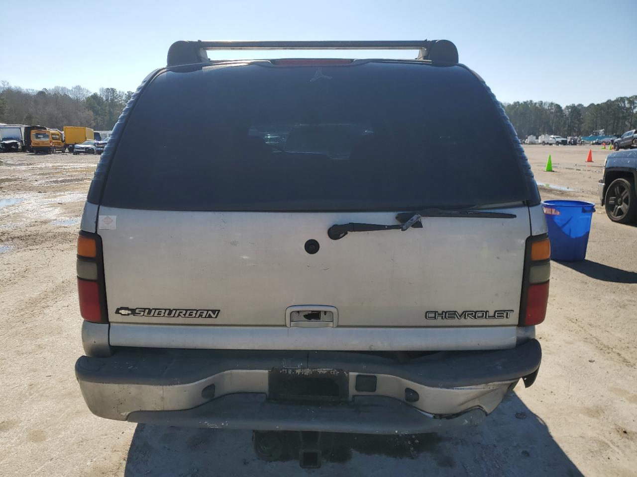 2005 Chevrolet Suburban - Image 6