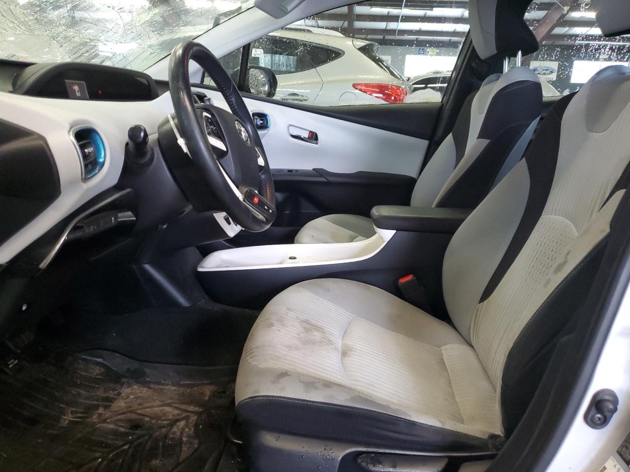2016 Toyota Prius - Image 7