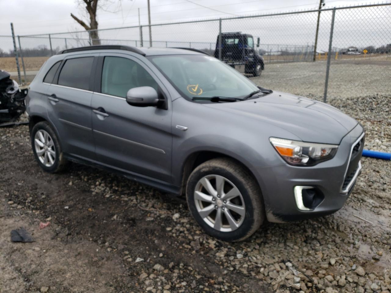 2015 Mitsubishi Outlander - Image 4