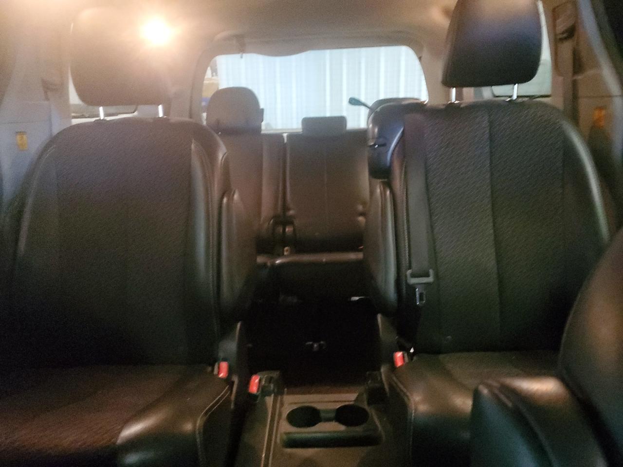 2012 Toyota Sienna - Image 10