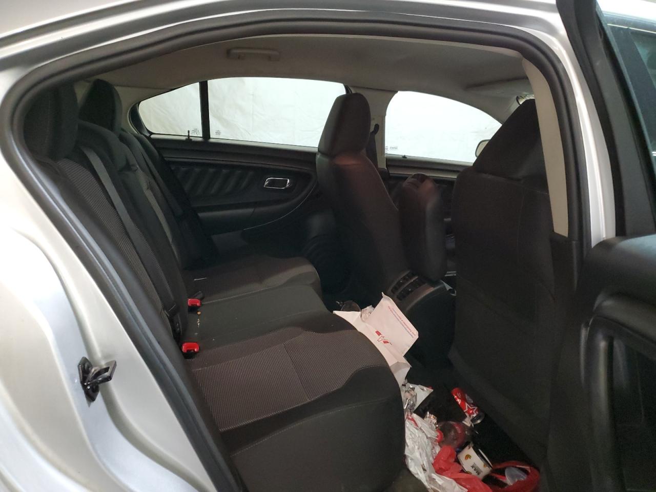2011 Ford Taurus - Image 10