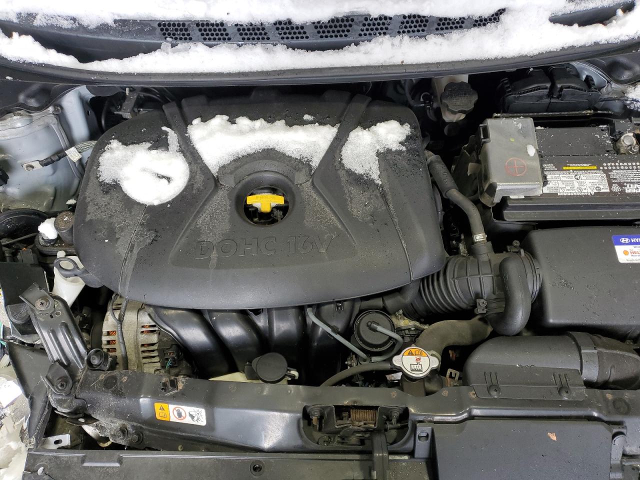2016 Hyundai Elantra - Image 13