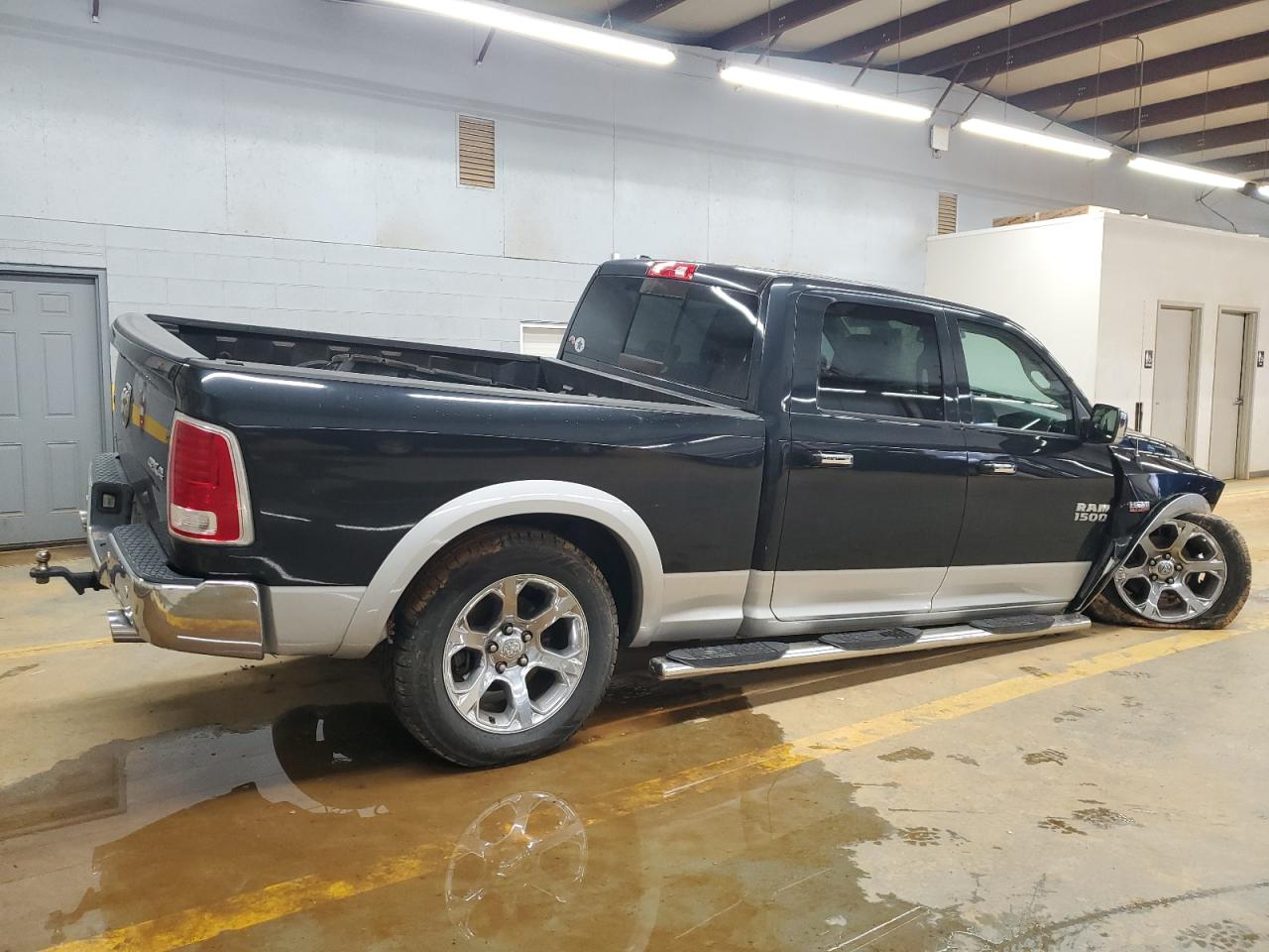 2015 RAM 1500 - Image 3