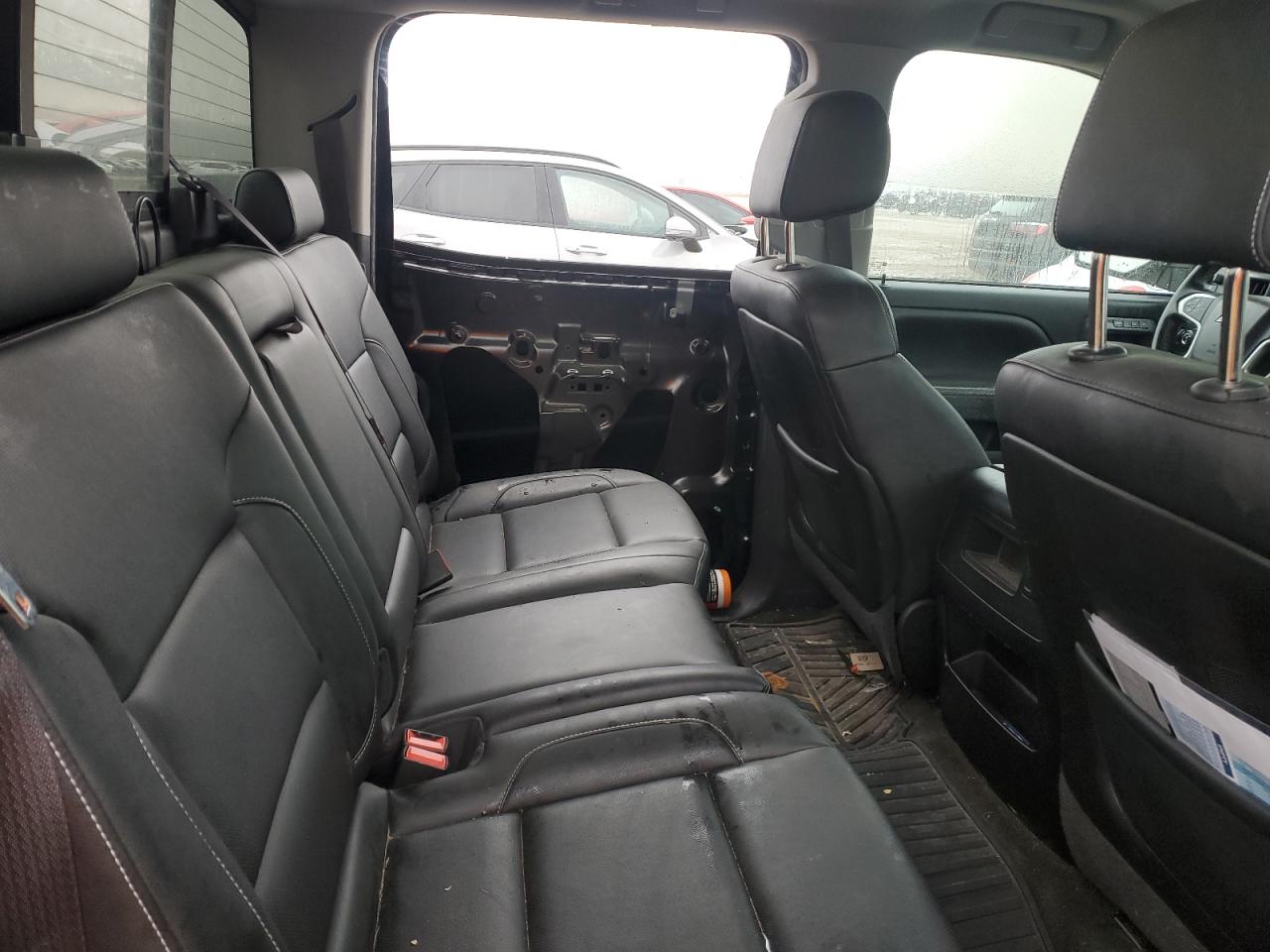 2015 Chevrolet Silverado - Image 10
