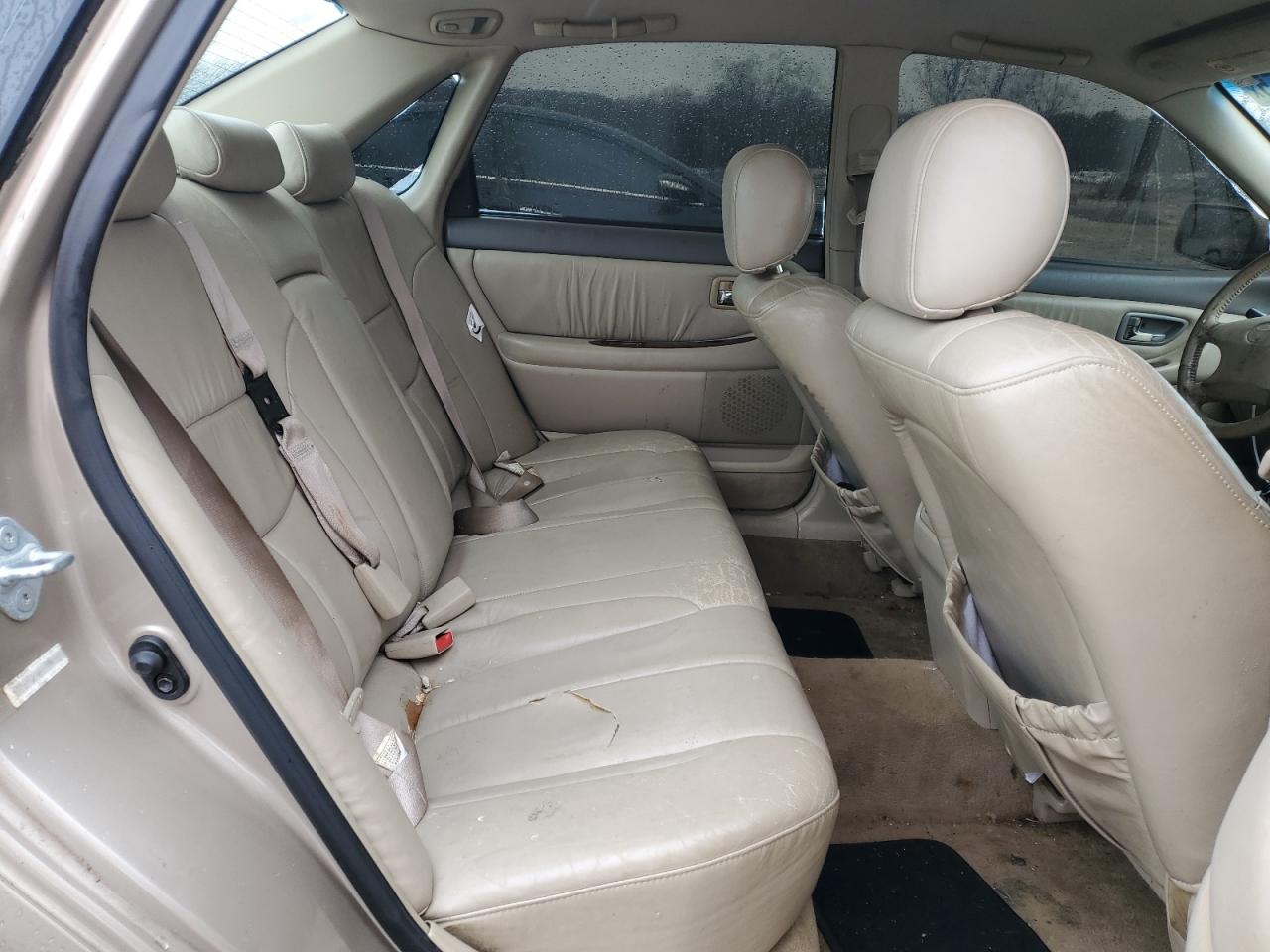 2000 Toyota Avalon - Image 10