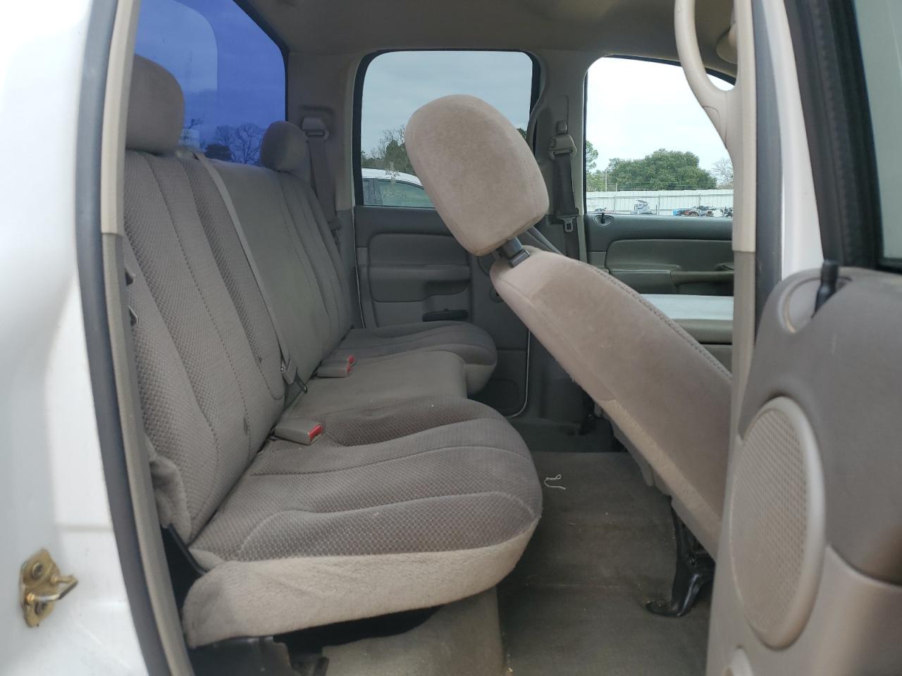 2004 Dodge Ram 1500 St VIN: 1D7HA18D84J213491 Lot: 43766235