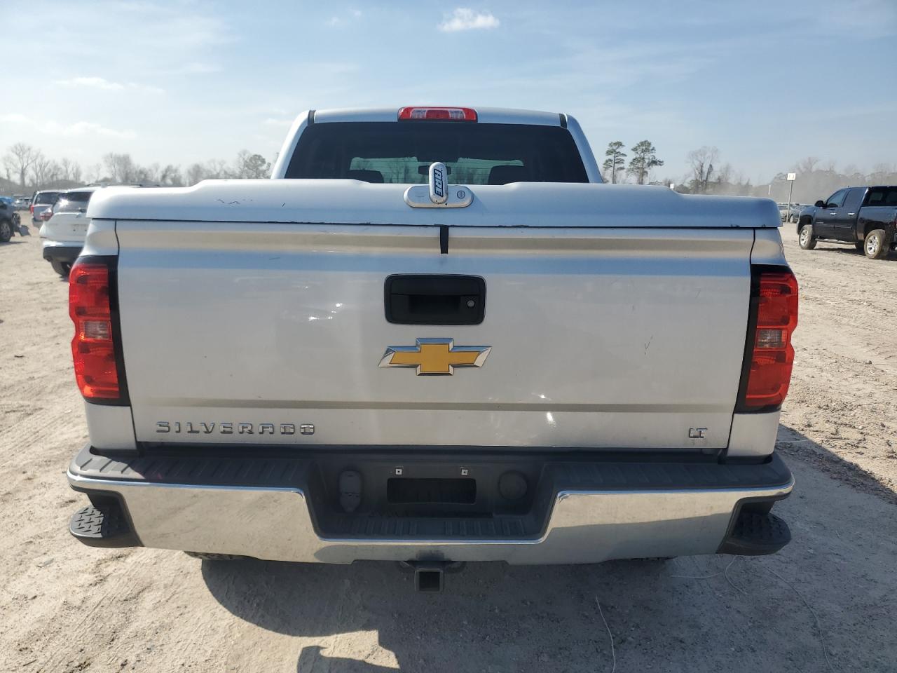 2015 Chevrolet Silverado - Image 6