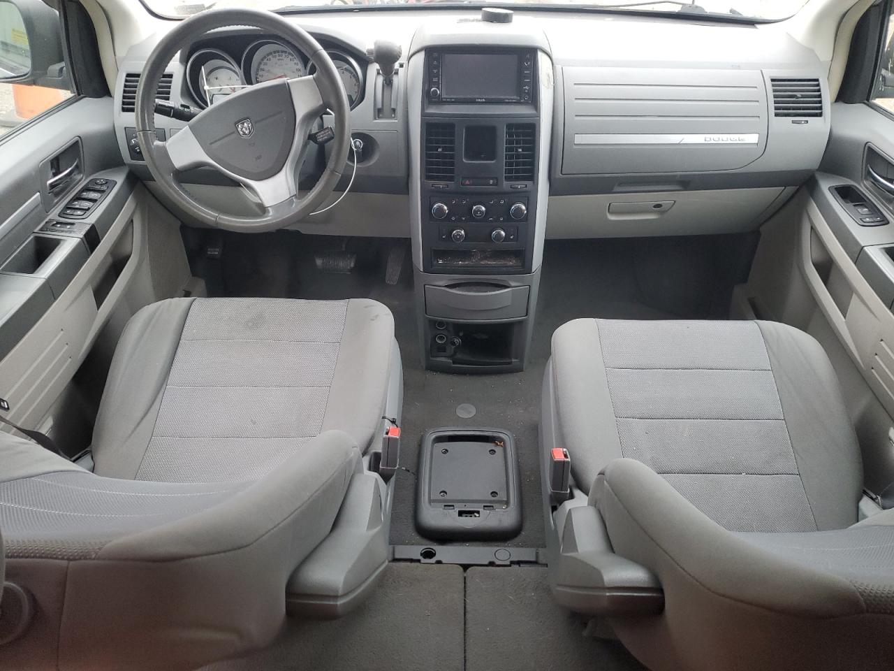 2008 Dodge Caravan - Image 8