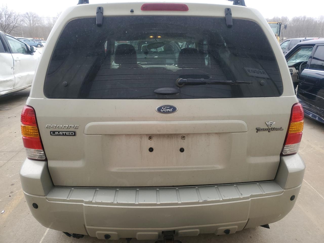2005 Ford Escape - Image 6