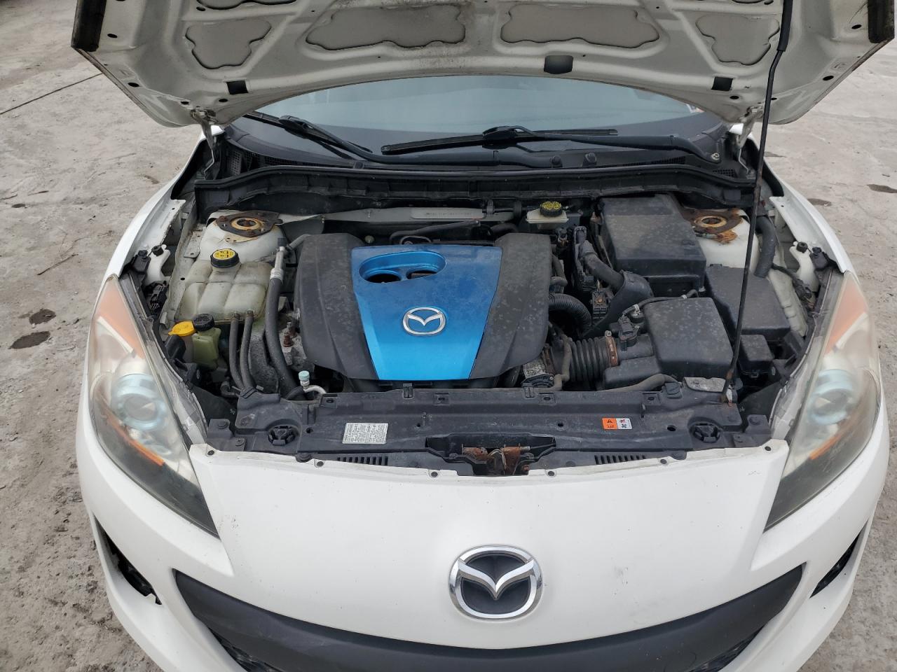 2013 Mazda 3 - Image 12