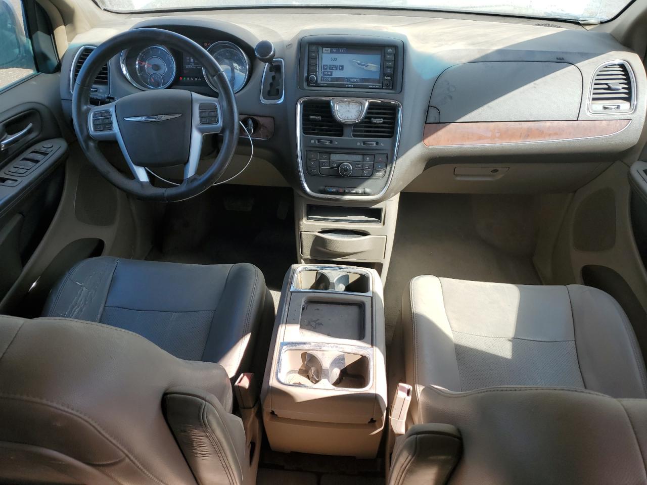 2012 Chrysler Town & Country - Image 8
